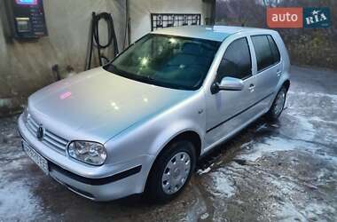 Хэтчбек Volkswagen Golf 2000 в Недригайлове