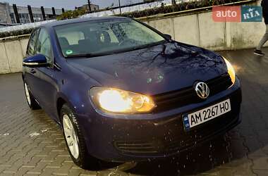 Хетчбек Volkswagen Golf 2009 в Житомирі