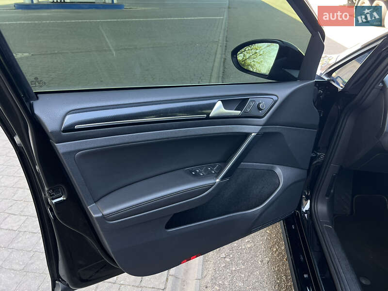 Универсал Volkswagen Golf 2015 в Запорожье