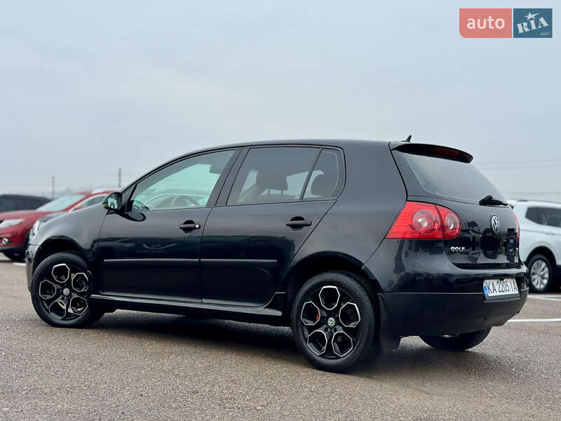 Хэтчбек Volkswagen Golf 2006 в Киеве