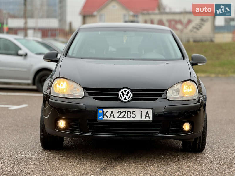 Хэтчбек Volkswagen Golf 2006 в Киеве