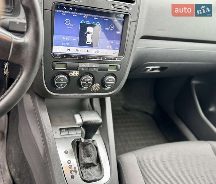 Хэтчбек Volkswagen Golf 2006 в Киеве