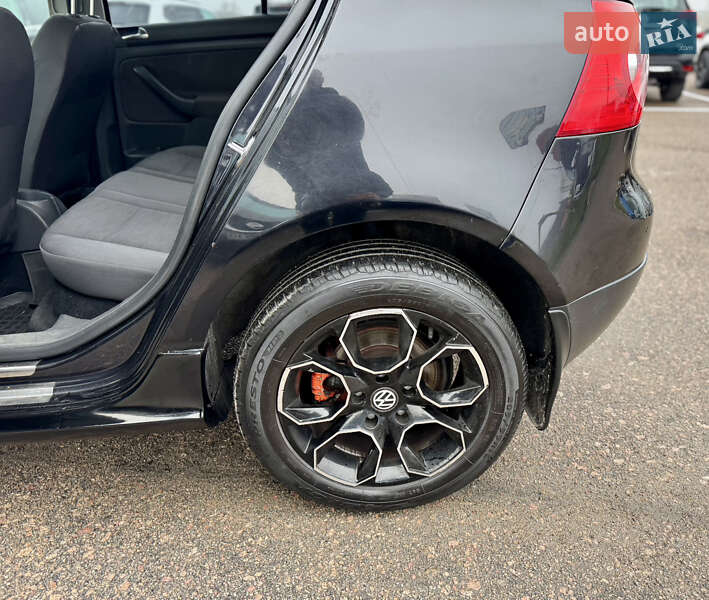 Хэтчбек Volkswagen Golf 2006 в Киеве