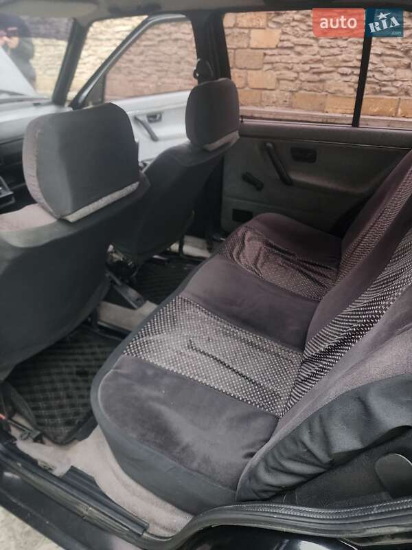 Хэтчбек Volkswagen Golf 1989 в Ровно