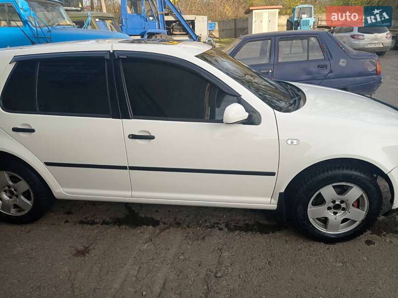 Хэтчбек Volkswagen Golf 1998 в Локачах
