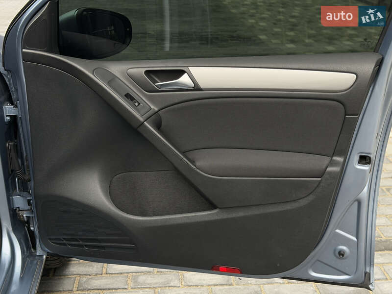 Хэтчбек Volkswagen Golf 2010 в Полтаве фото 102 Хэтчбек Volkswagen Golf 2010 в Полтаве