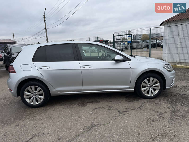 Хетчбек Volkswagen Golf 2018 в Києві