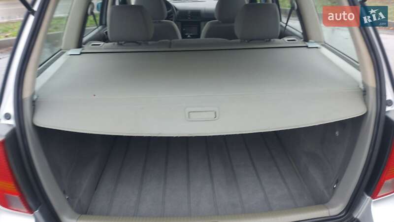 Універсал Volkswagen Golf 2001 в Харкові