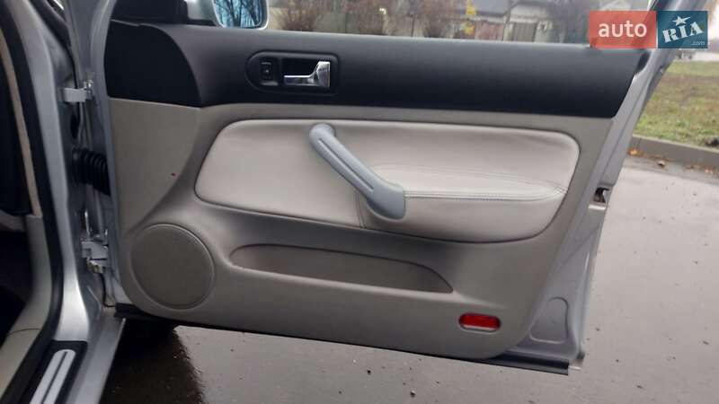 Універсал Volkswagen Golf 2001 в Харкові