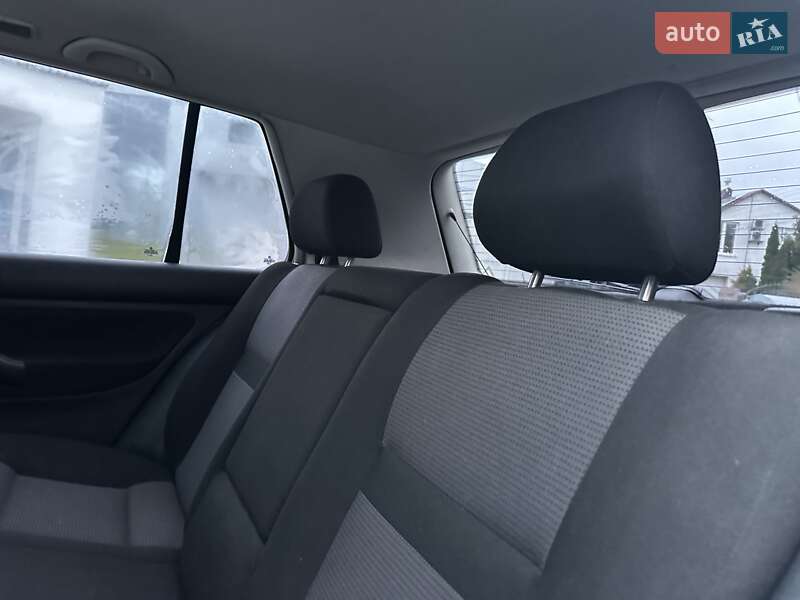 Хэтчбек Volkswagen Golf 2000 в Хмельницком