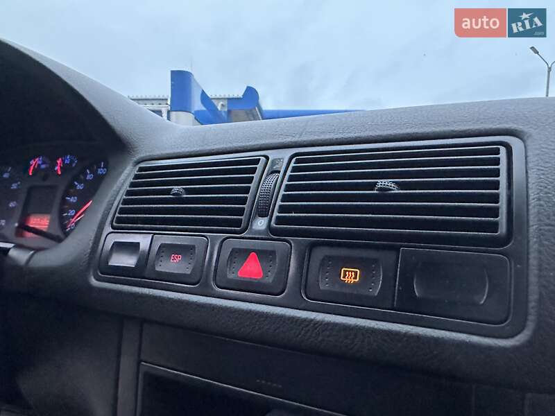 Хэтчбек Volkswagen Golf 2000 в Хмельницком