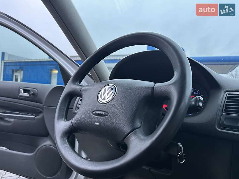 Хэтчбек Volkswagen Golf 2000 в Хмельницком