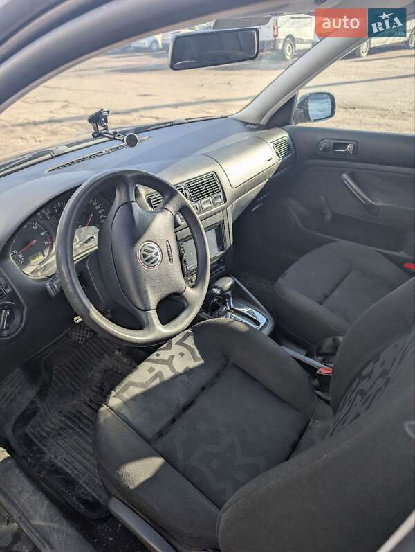 Хетчбек Volkswagen Golf 1998 в Львові