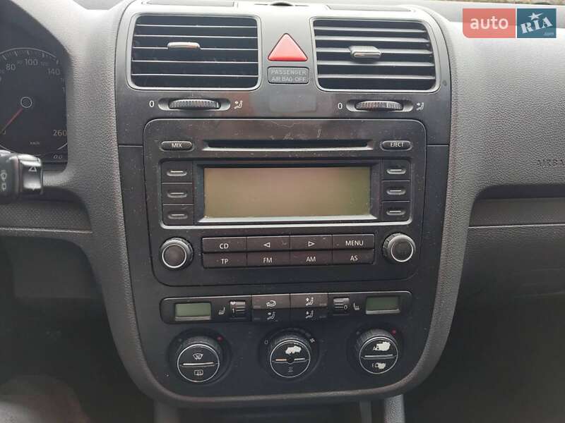 Хетчбек Volkswagen Golf 2004 в Летичіві фото 35 Хетчбек Volkswagen Golf 2004 в Летичіві