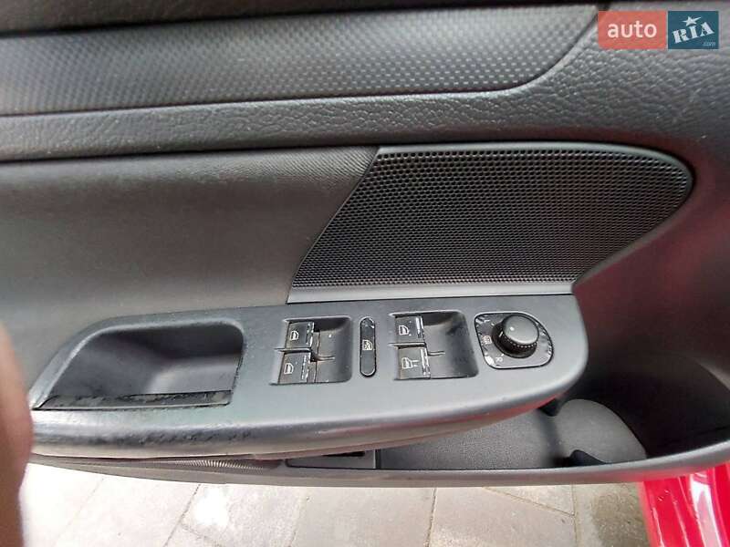 Хетчбек Volkswagen Golf 2004 в Летичіві фото 41 Хетчбек Volkswagen Golf 2004 в Летичіві