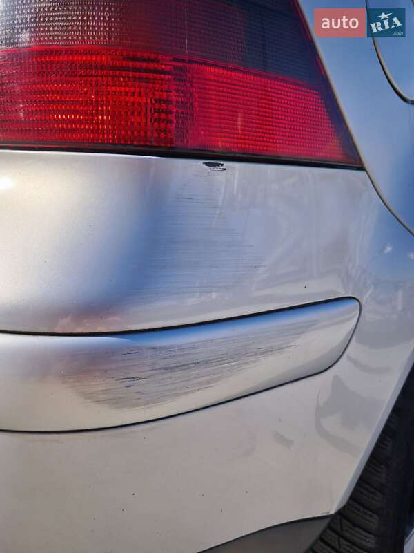 Хетчбек Volkswagen Golf 2000 в Києві