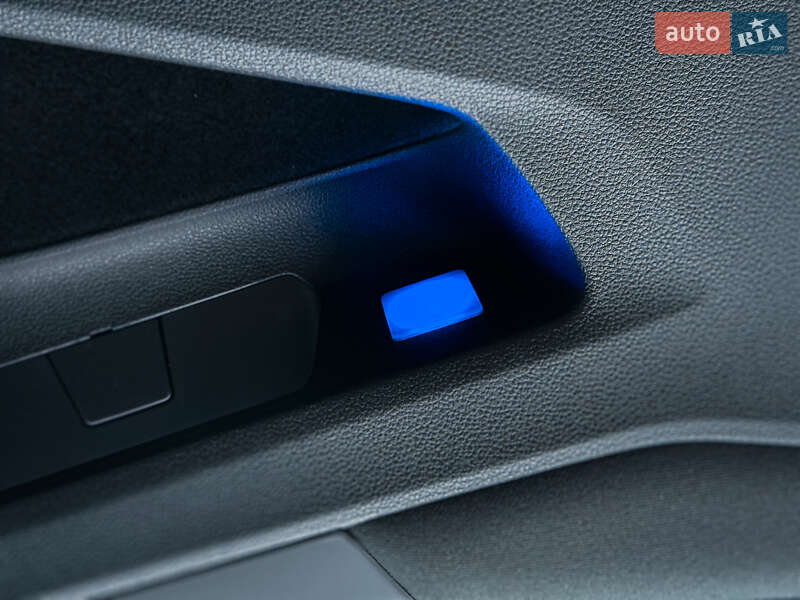 Універсал Volkswagen Golf 2021 в Києві