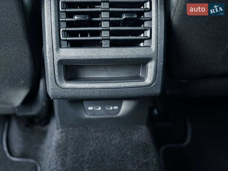 Універсал Volkswagen Golf 2021 в Києві