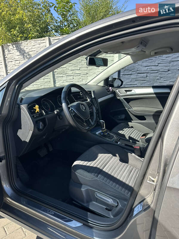 Хэтчбек Volkswagen Golf 2015 в Белой Церкви