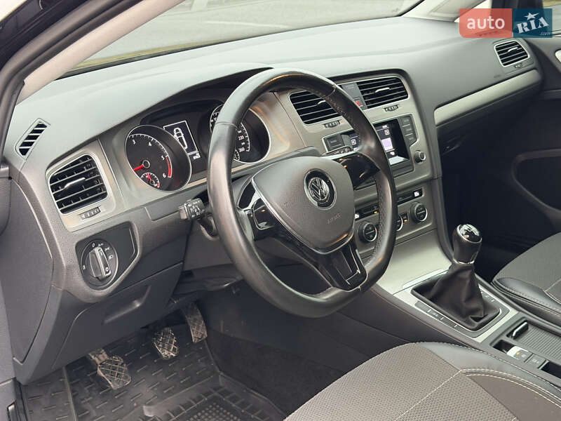 Универсал Volkswagen Golf 2015 в Виннице