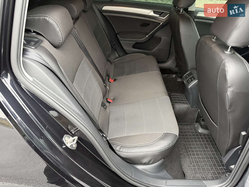 Универсал Volkswagen Golf 2015 в Виннице