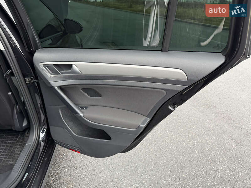 Универсал Volkswagen Golf 2015 в Виннице