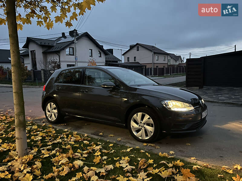 Хетчбек Volkswagen Golf 2020 в Києві