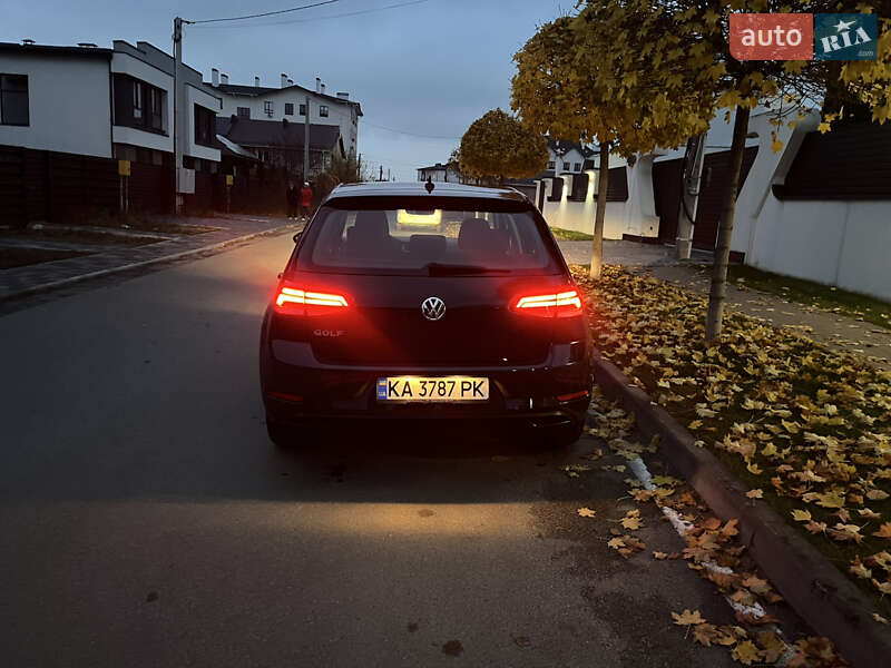 Хетчбек Volkswagen Golf 2020 в Києві