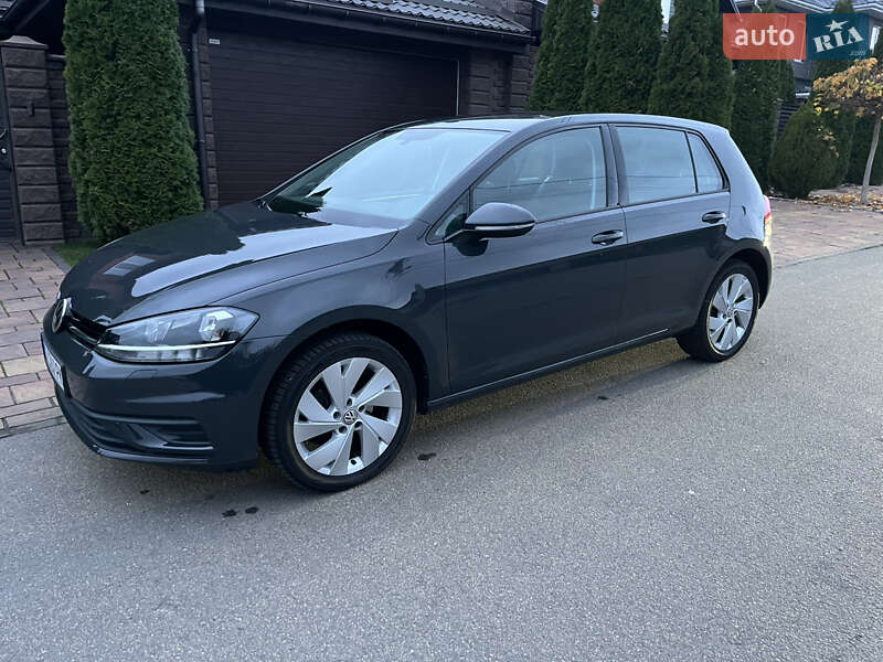 Хетчбек Volkswagen Golf 2020 в Києві