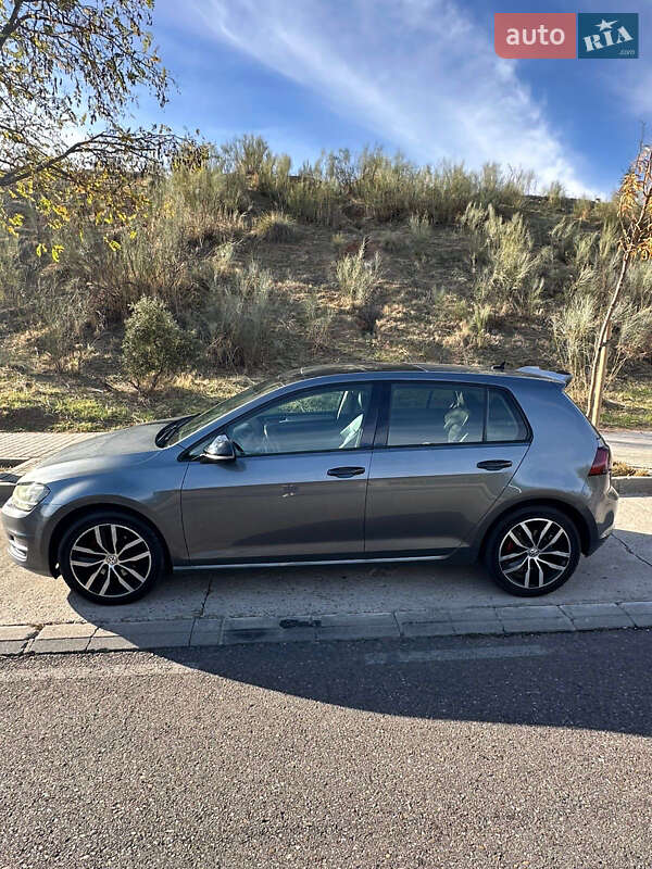 Хэтчбек Volkswagen Golf 2015 в Харькове