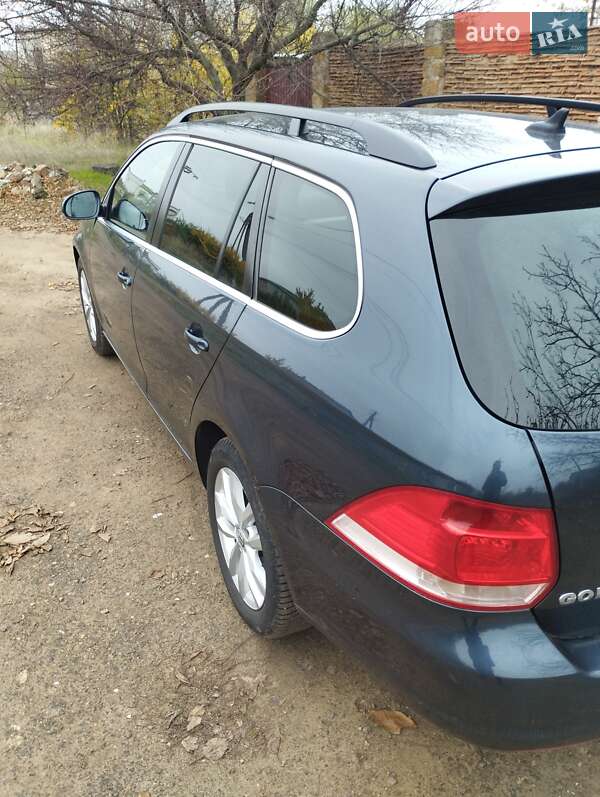 Универсал Volkswagen Golf 2009 в Вознесенске