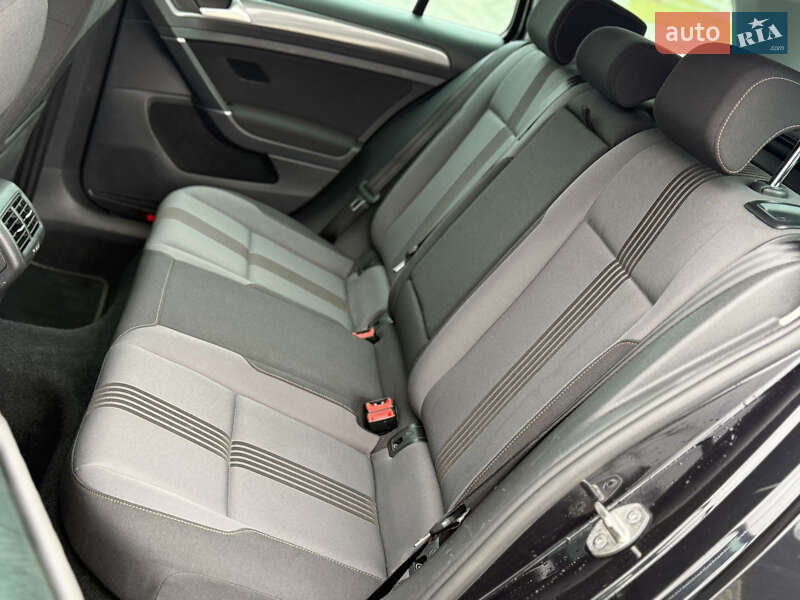 Универсал Volkswagen Golf 2016 в Львове