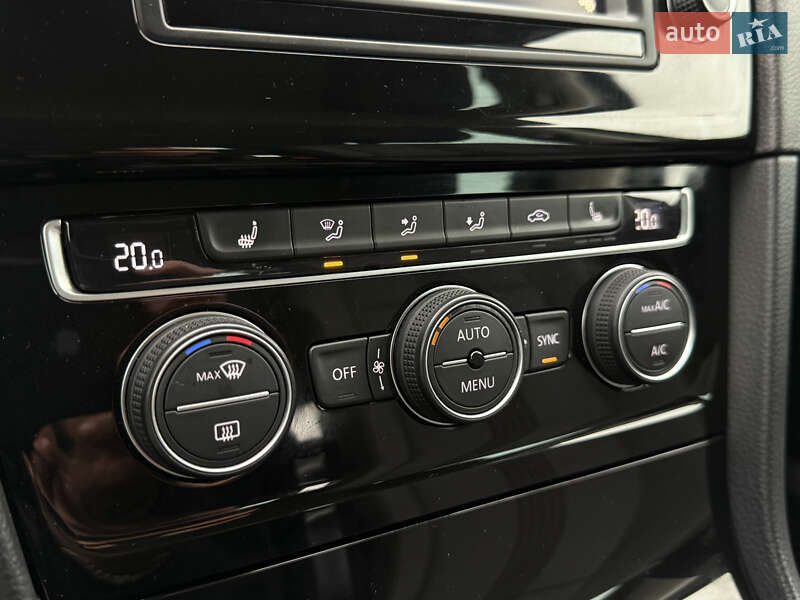 Универсал Volkswagen Golf 2016 в Львове