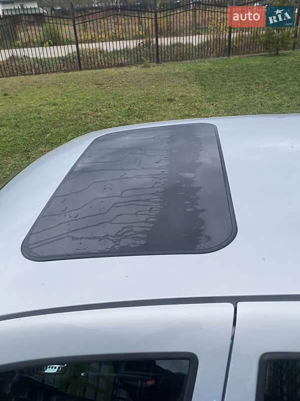 Хетчбек Volkswagen Golf 1998 в Івано-Франківську