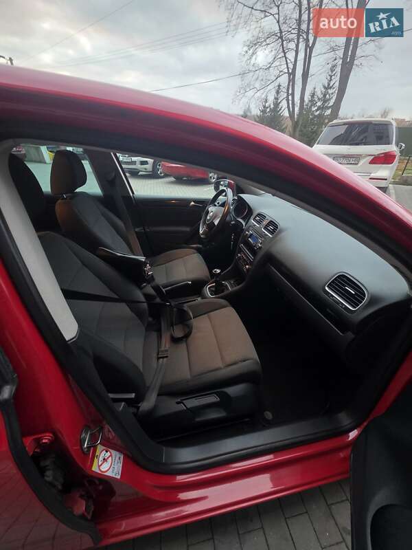 Хэтчбек Volkswagen Golf 2009 в Тернополе