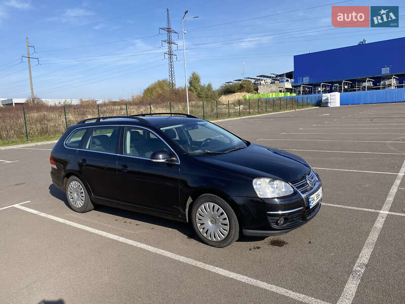 Універсал Volkswagen Golf 2008 в Рівному