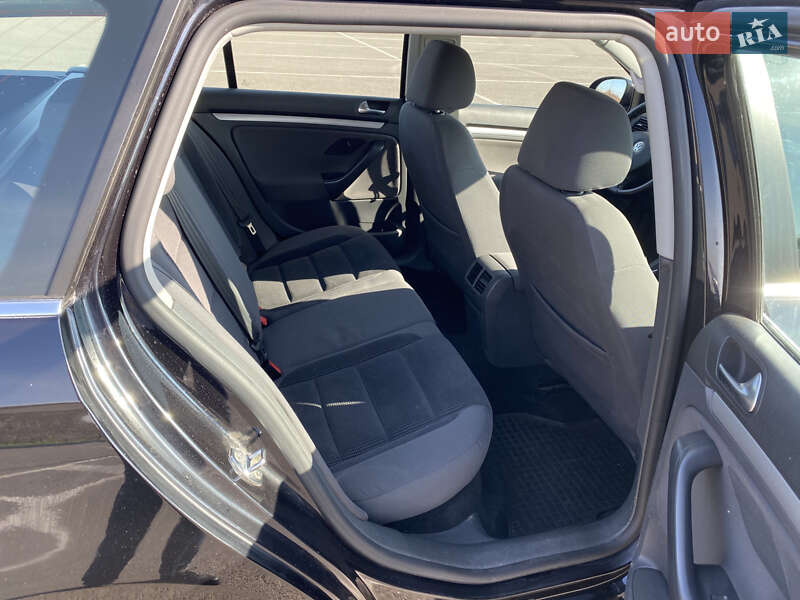 Універсал Volkswagen Golf 2008 в Рівному