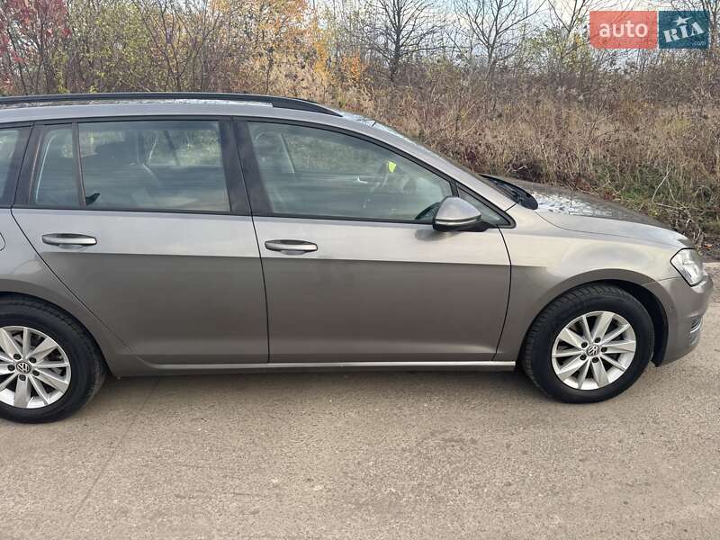 Універсал Volkswagen Golf 2014 в Рівному
