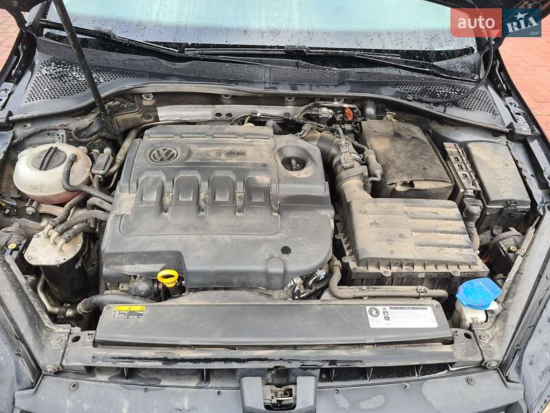 Универсал Volkswagen Golf 2017 в Ровно