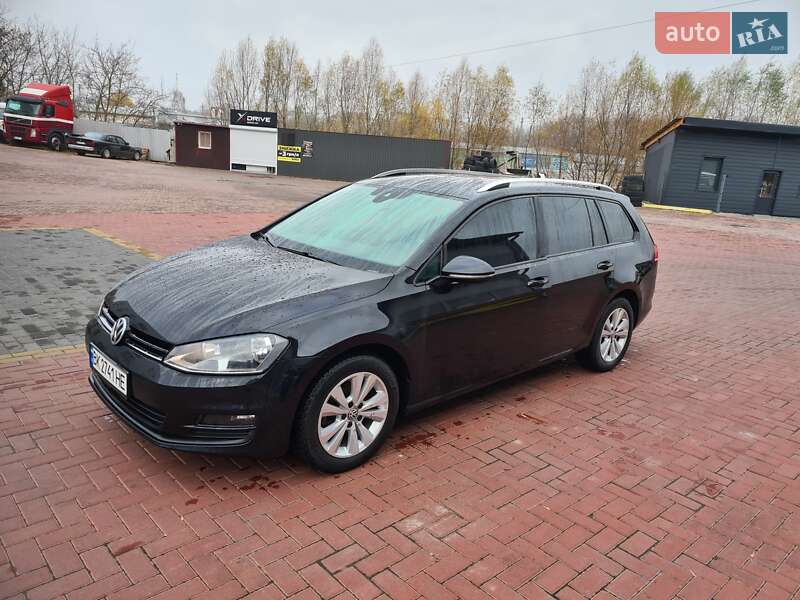 Универсал Volkswagen Golf 2017 в Ровно