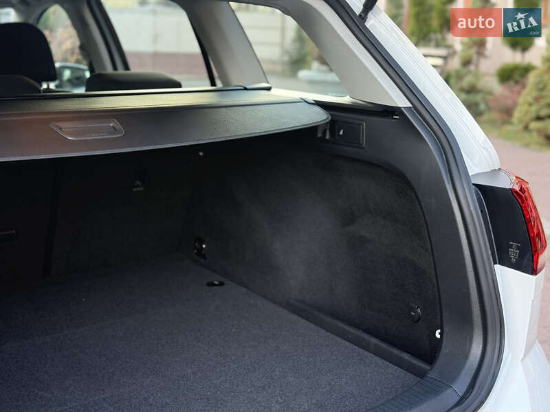 Універсал Volkswagen Golf 2017 в Стрию