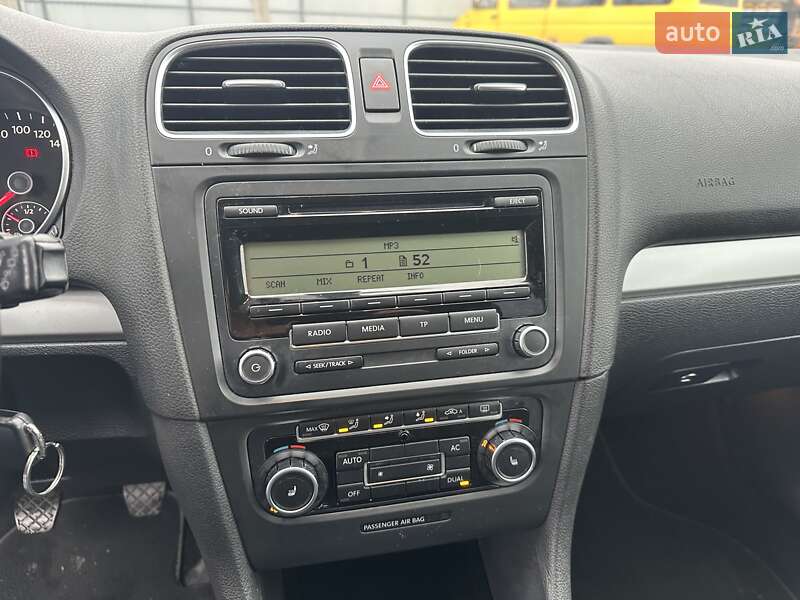 Хэтчбек Volkswagen Golf 2010 в Мукачево