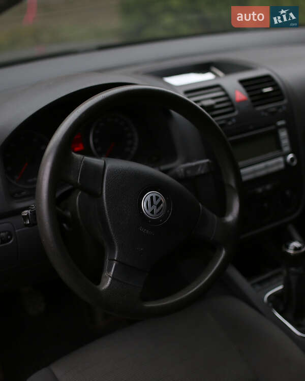 Хэтчбек Volkswagen Golf 2008 в Костополе