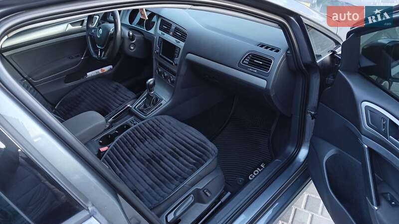 Универсал Volkswagen Golf 2015 в Львове