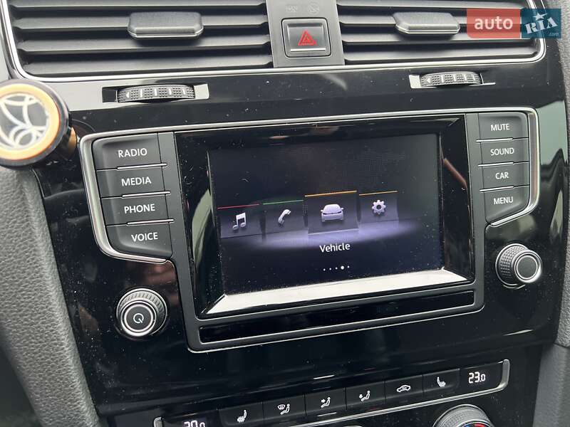 Хетчбек Volkswagen Golf 2013 в Києві