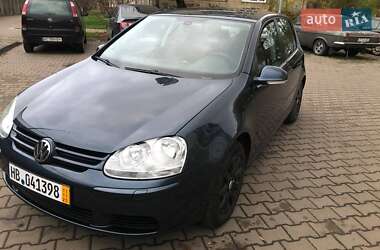Хетчбек Volkswagen Golf 2005 в Луцьку