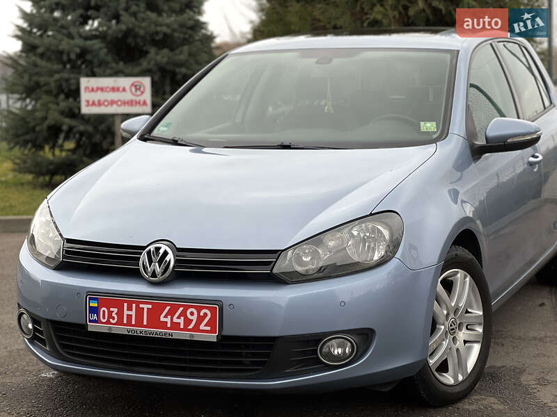 Хэтчбек Volkswagen Golf 2009 в Ровно