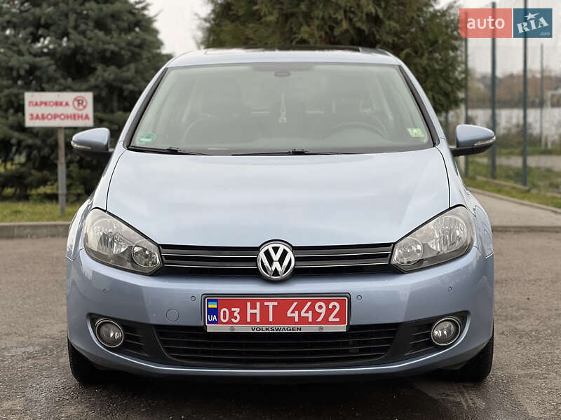 Хэтчбек Volkswagen Golf 2009 в Ровно