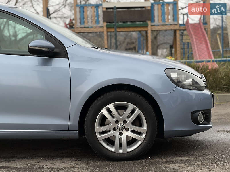 Хэтчбек Volkswagen Golf 2009 в Ровно