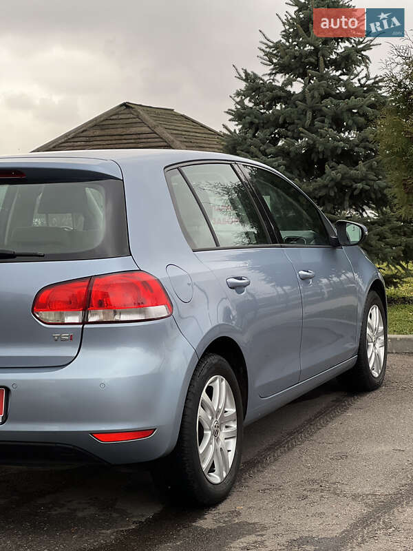 Хэтчбек Volkswagen Golf 2009 в Ровно